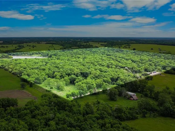 4345 Douglas Rd, Lane, KS 66042