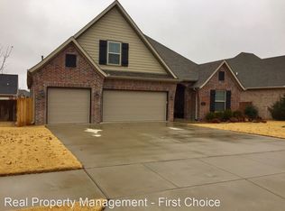 2102 SW Nottingham Ave, Bentonville, AR 72713