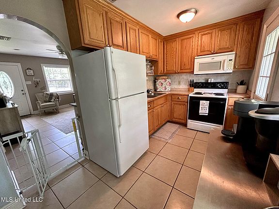 5th image of 2209 Taylor Ave