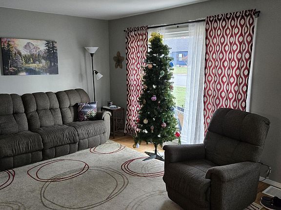 3rd image of 309 Concord Ave