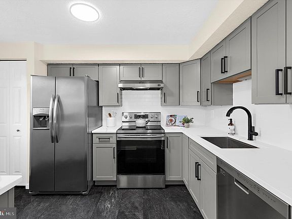 3rd image of 8214 Shady Nook Ct