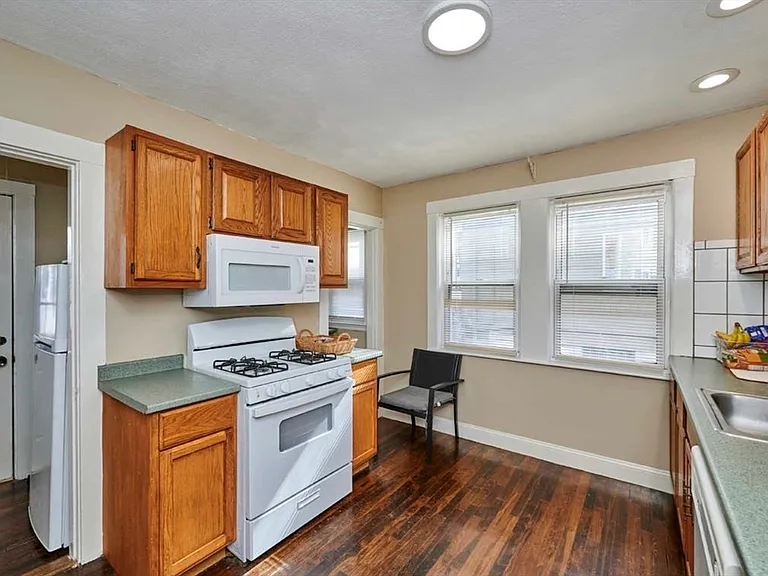 53 Fairfax St #1 — Photo 6