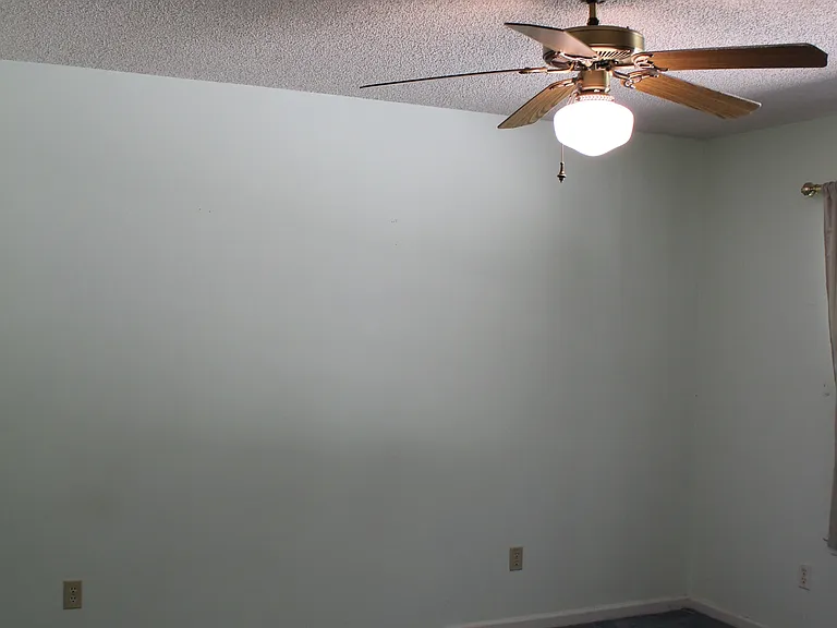 546 Oak Creek Rd — Photo 3