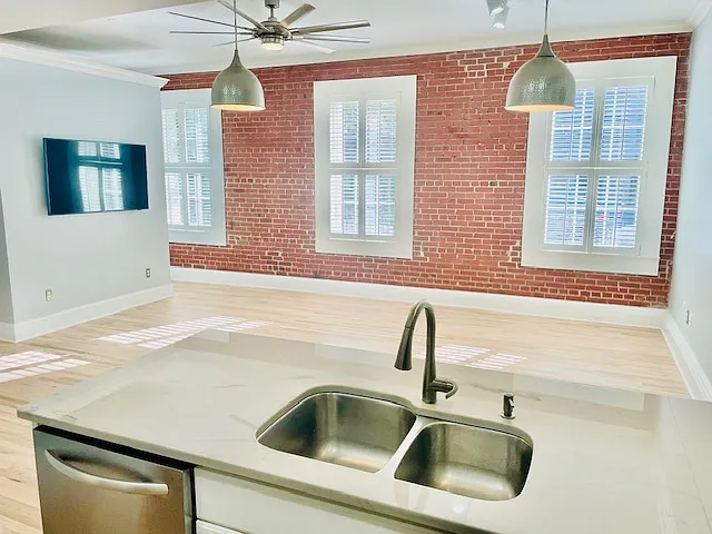 100 W Court St #1B — Photo 9