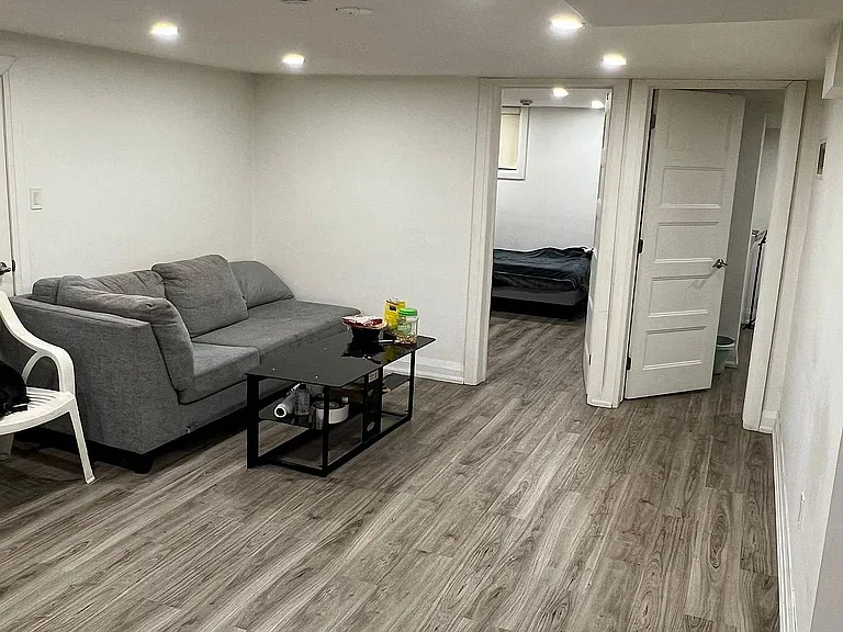 129 Earlton Rd #BASEMENT — Photo 4