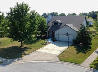 11017 Oakbriar Ct, Fort Wayne, IN 46845