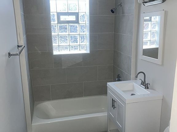 2nd image of 408 E 113th St Unit 3