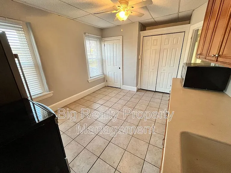 235 E Main St #2F — Photo 6