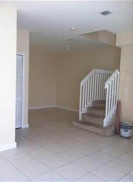 4th image of 1047 SE 25th Ave #489