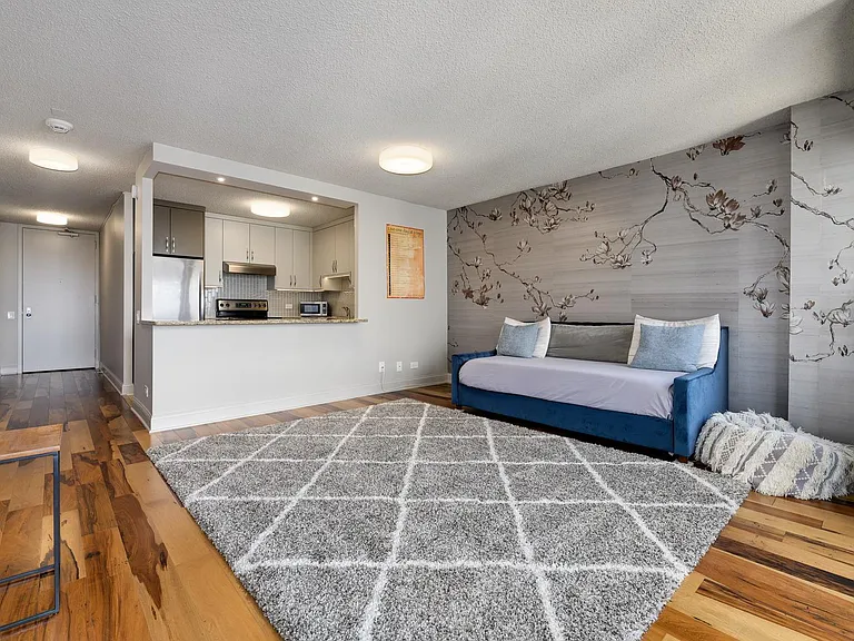 30 E Huron St #3105 — Photo 6
