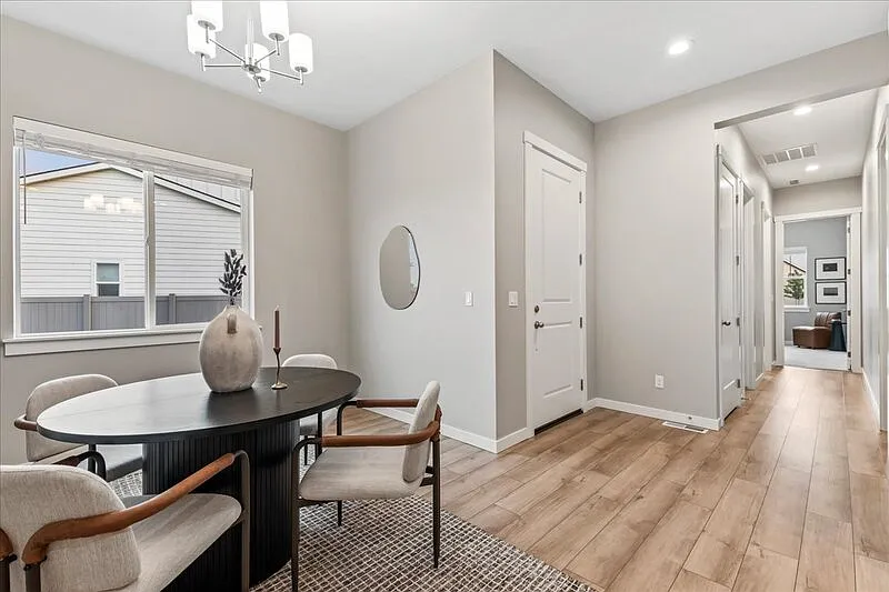 2 bed, 2.0 bath, 1703 sqft, $2,545 — Photo 4