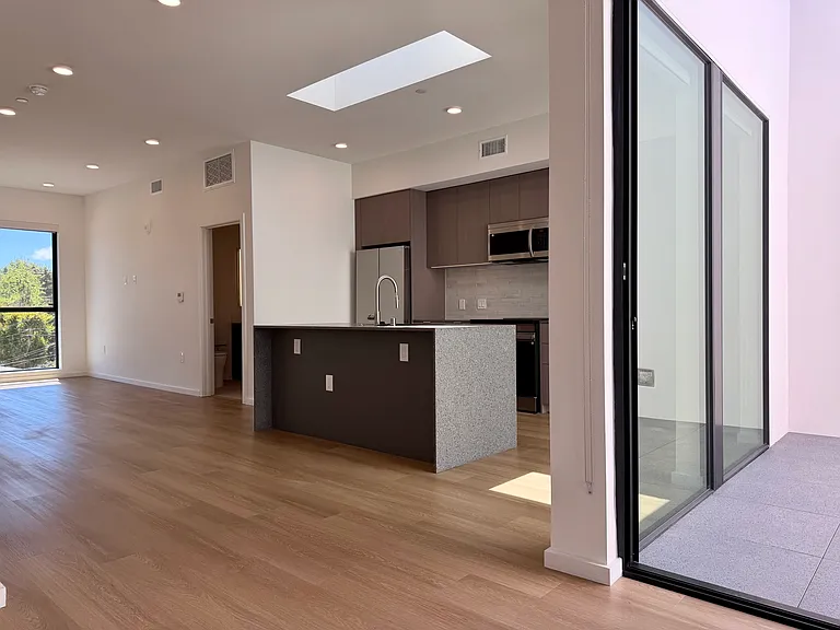 5119 Colfax Ave #306 — Photo 2