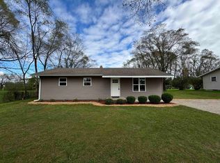 N3080 Lawson Dr, Waupaca, WI 54981