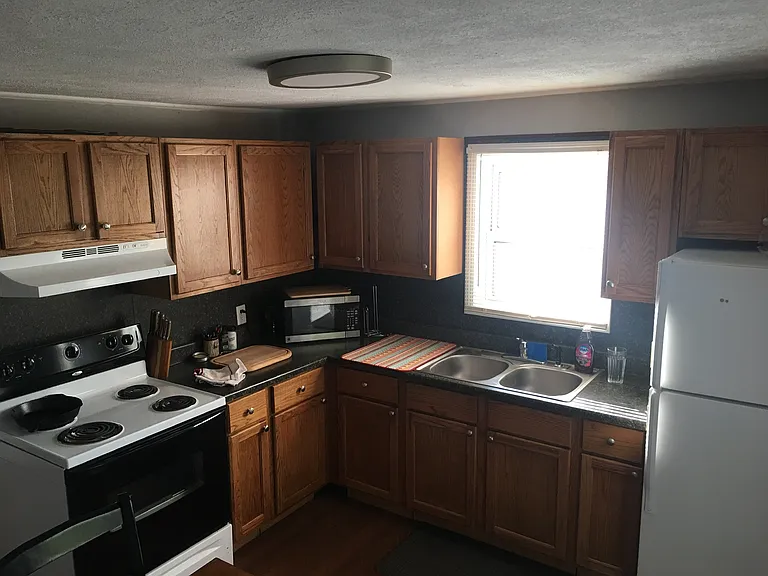 205 N Mill St #4 — Photo 5