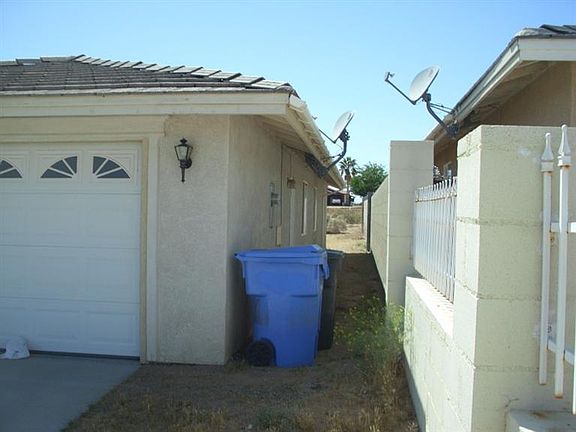 2nd image of 36850 Parr Ave