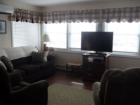 3rd image of 230 86th St