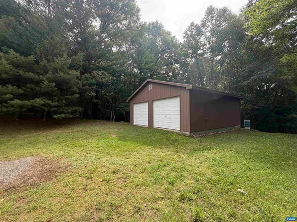 17 Wilson Dr, Montebello, VA 24464