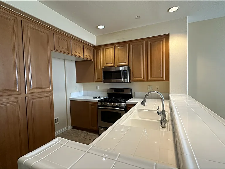 3880 Polk St #E — Photo 6