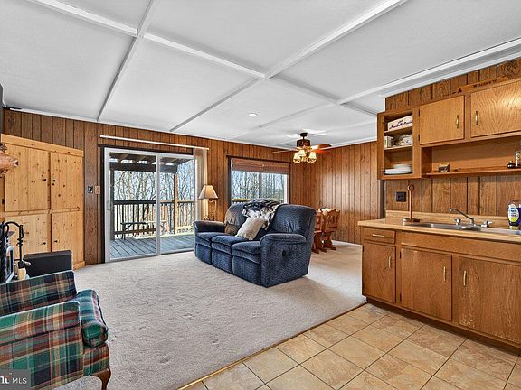5th image of 137 Sandstone Ln