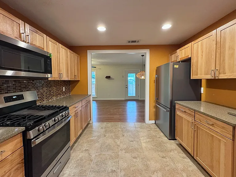 2519 Wilson St — Photo 26