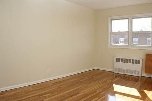 5th image of 1416 E 103rd St