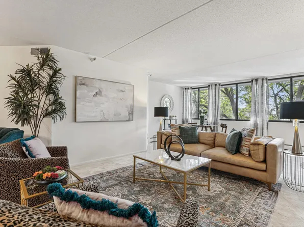 600 4th St SW APT 406, Rochester, MN 55902