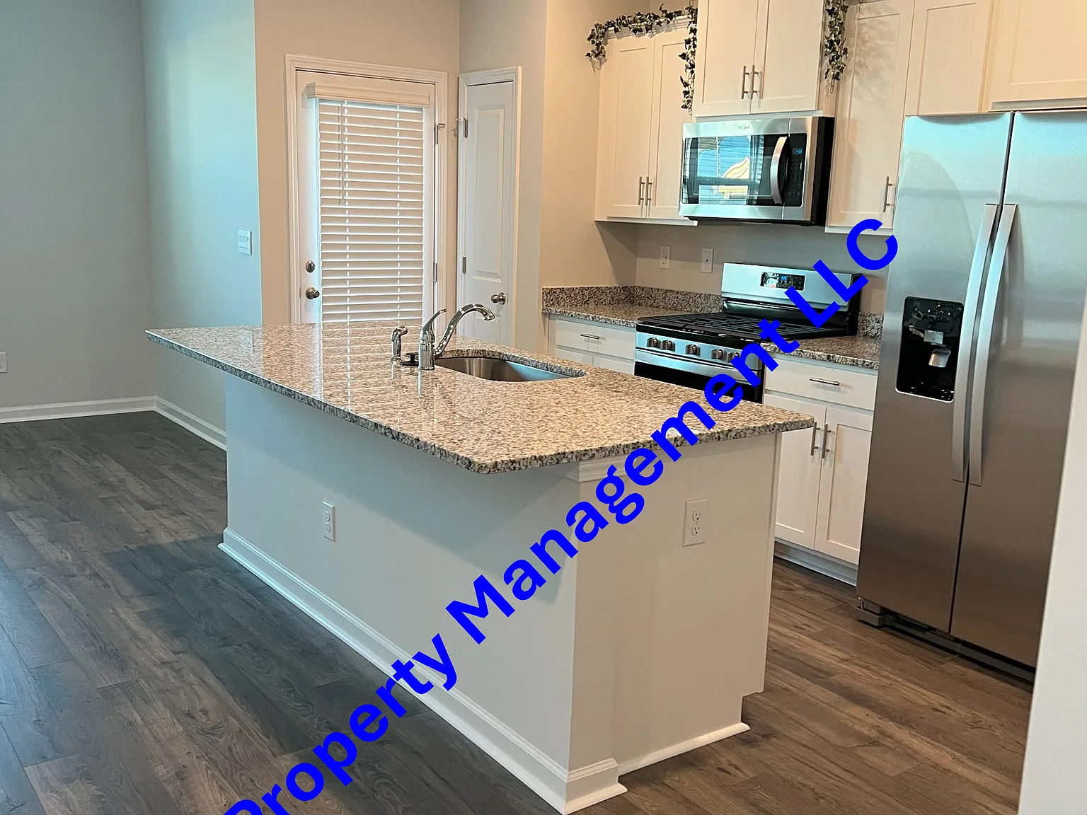 3 bed, 1435 sqft, $1,700 — Photo 4