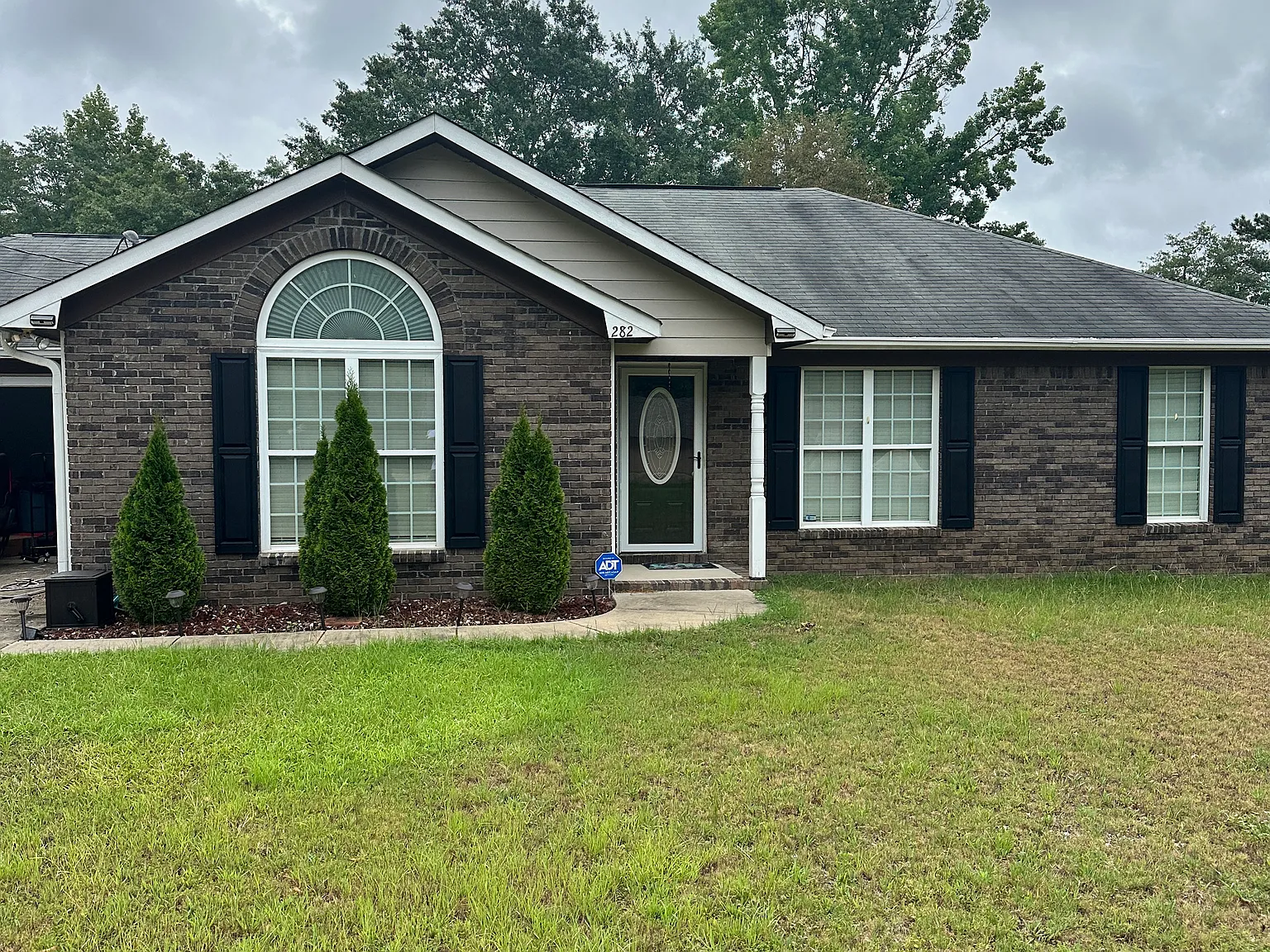 3 bed, 1444 sqft, $1,800 — Photo 1