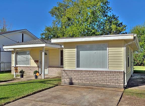 2nd image of 1804 Manor Hgts Dr