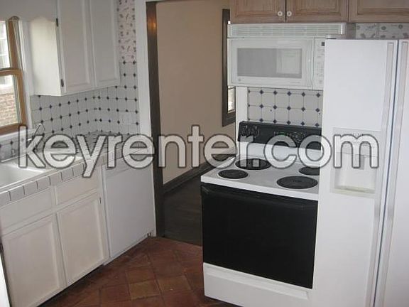 4th image of 265 Herbert Ave