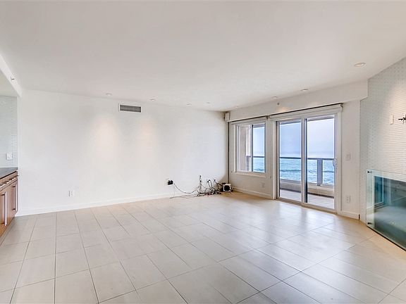 4th image of 333 Coast Blvd Unit 11