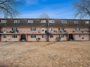 2312 Algonquin Rd APT 3, Rolling Meadows, IL 60008
