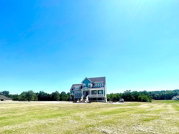 3rd image of 493 N Hill Dr