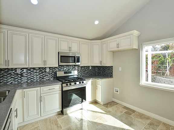 5th image of 3416 Windsong St