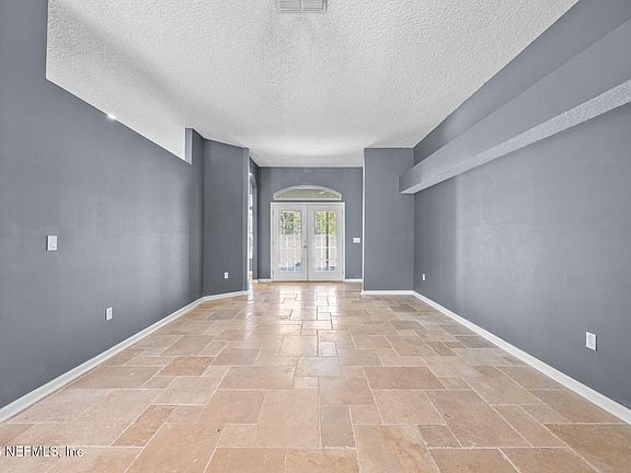 3rd image of 3812 W GLENDALE Court