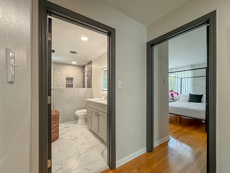1044 Seminole Dr — Photo 23