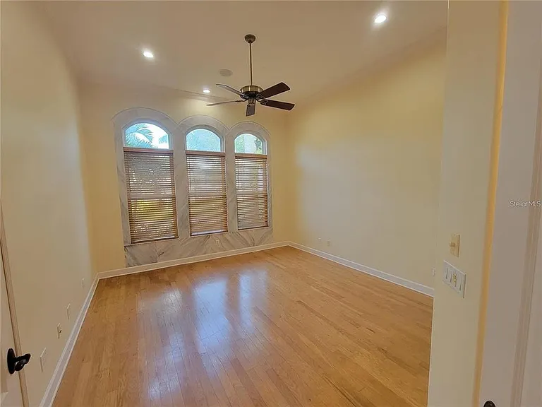 10209 Thurston Groves Blvd — Photo 51