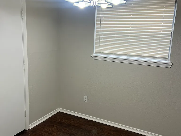 4909 Cinderella Dr — Photo 9