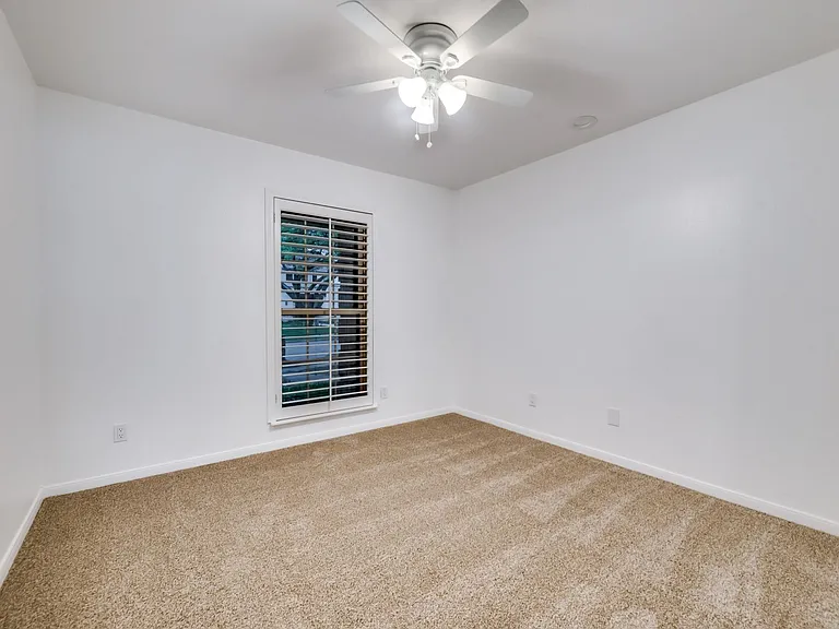 3940 Dalgreen Cir — Photo 13