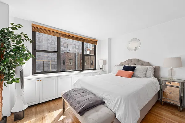 Sold by Compass | media 9