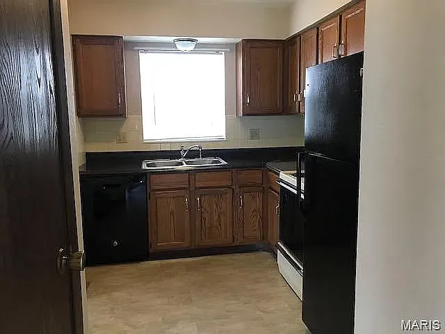 2 bed, 1100 sqft, $1,150 — Photo 2