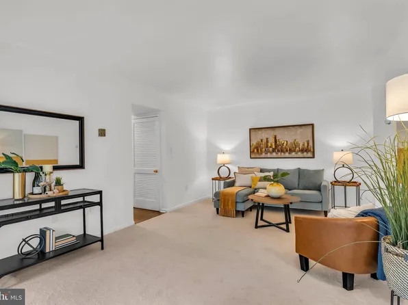 9702 Kingsbridge Dr APT 3, Fairfax, VA 22031