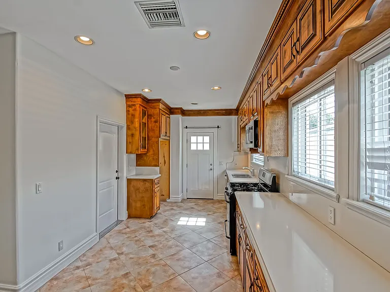 15624 Sombra Ave — Photo 13