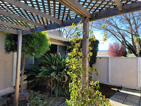 2nd image of 1518 Albatross Dr