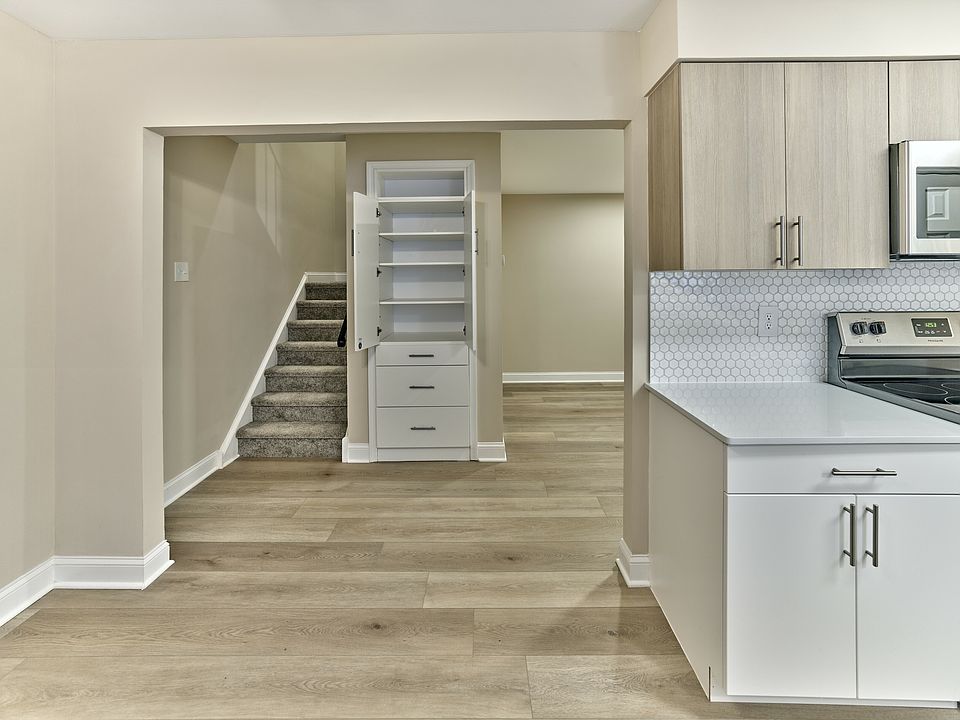 Woods Edge 3 bedroom kitchen with built in storage