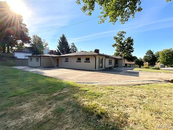 3rd image of 4006 Overhill Dr