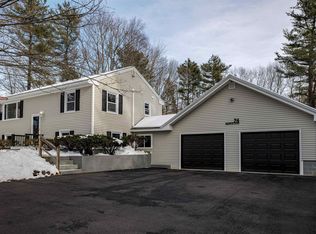 74 Maple Ave, Hampstead, NH 03841