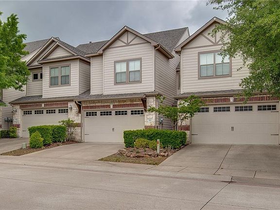 2nd image of 814 Apple Hill Dr