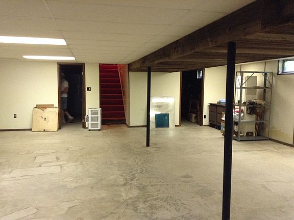 4th image of 2861 Oakwood Dr