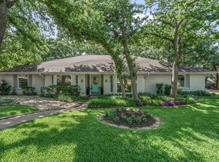 1917 Cliffbrook Ct, Fort Worth, TX 76112